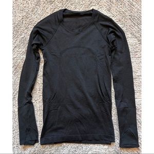 Lululemon Swiftly Tech Long Sleeve Shirt 2.0  size 4 solid black